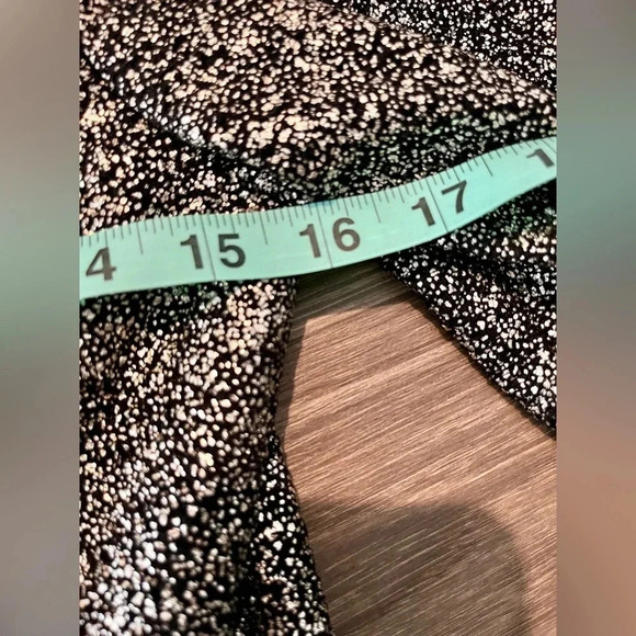 NWT Vintage black bubble top, faux wrap top, black rose, sequin top Jackie Jon - Picture 5 of 8